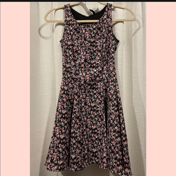 H&M Dresses & Skirts - H&M Black floral dress